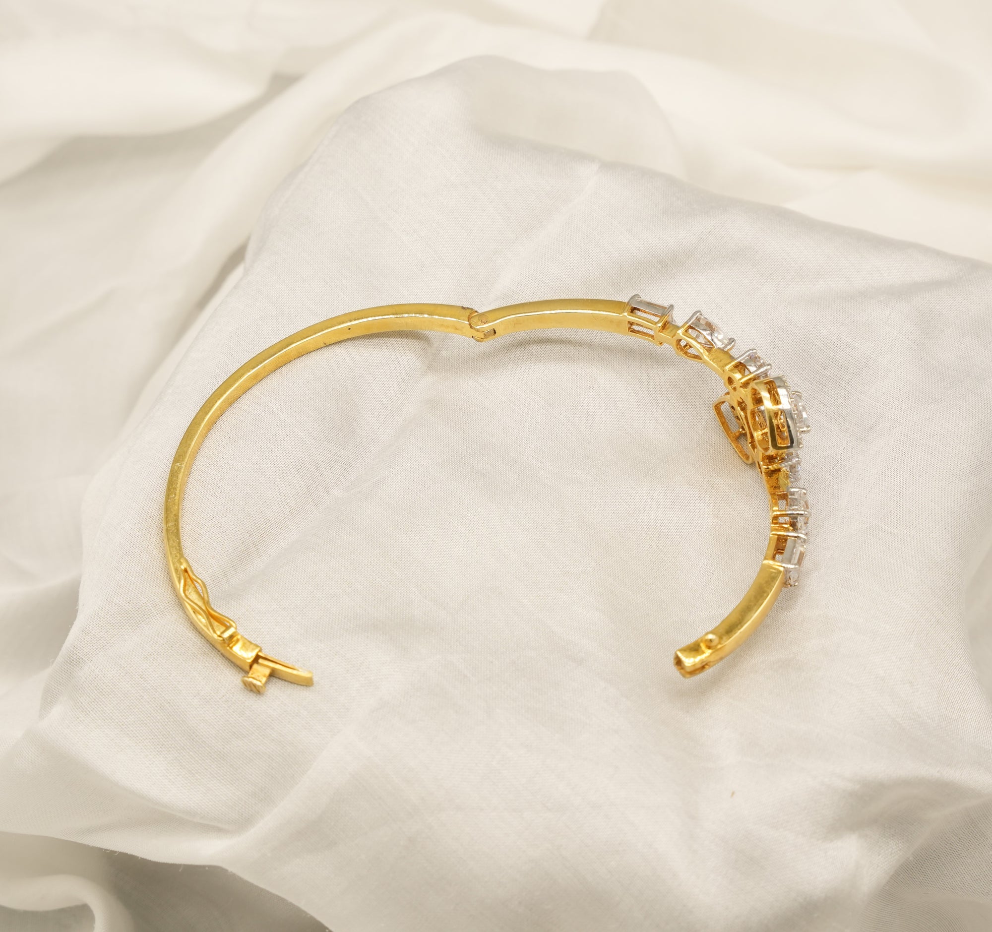 Silver Swarovski Heart Shaped Stone Bracelet